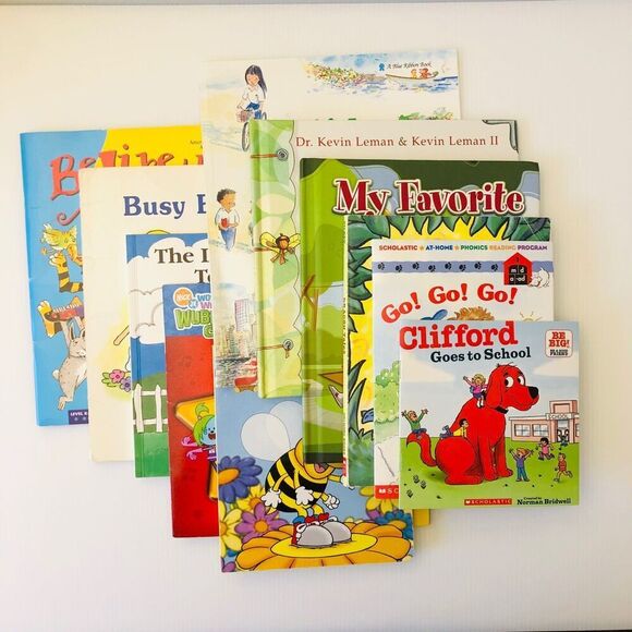Lot of 11 Children's Book - Picture 1 of 7